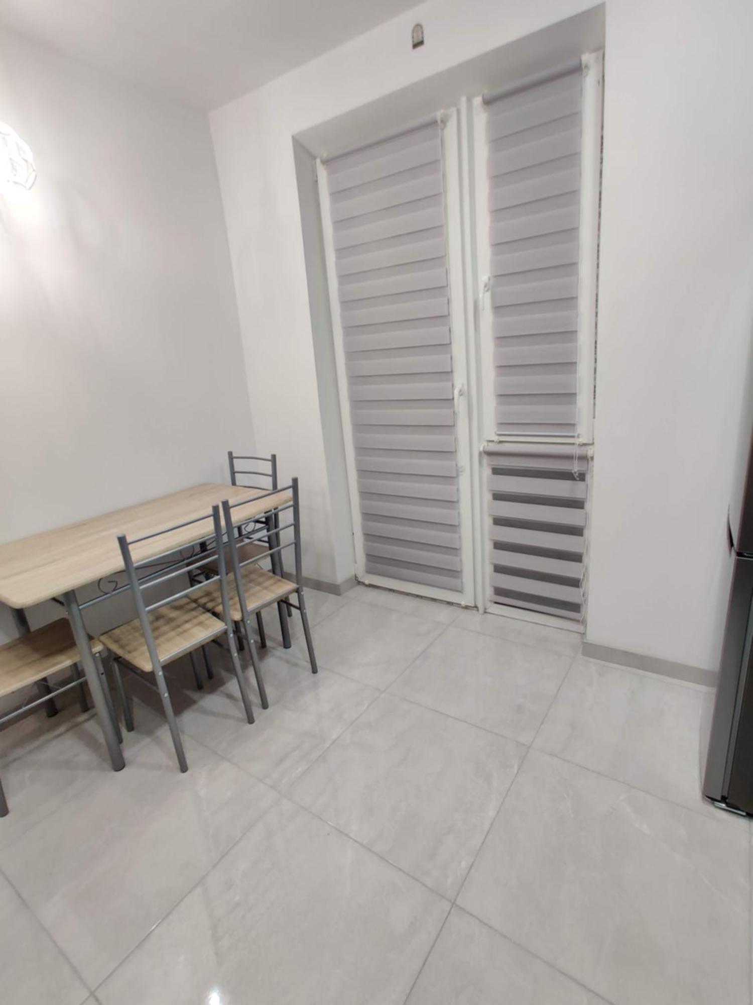 Oazis Apartments Чернивци Екстериор снимка